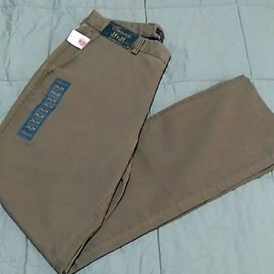 ROUNDTREE & YORKE MENS KHAKI,"CASUALS".QUALITY BRAND & VERSATILE.NEW WITH TAGS!!